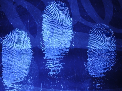 PolyCyano UV - A one-stage chemical staining process that provides a fast effective alternative to cyanoacrylate. 