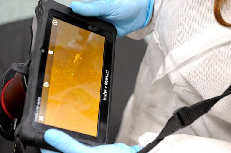 German LKA Forensic Expert Showcases Latest Crime-lite Technology in MDR Feature